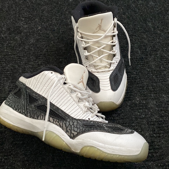 Jordan 11 Retro Low IE - Picture 6 of 15